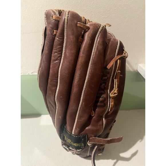 Wilson Left Hand Baseball Glove A9714 - Picture 5 of 5